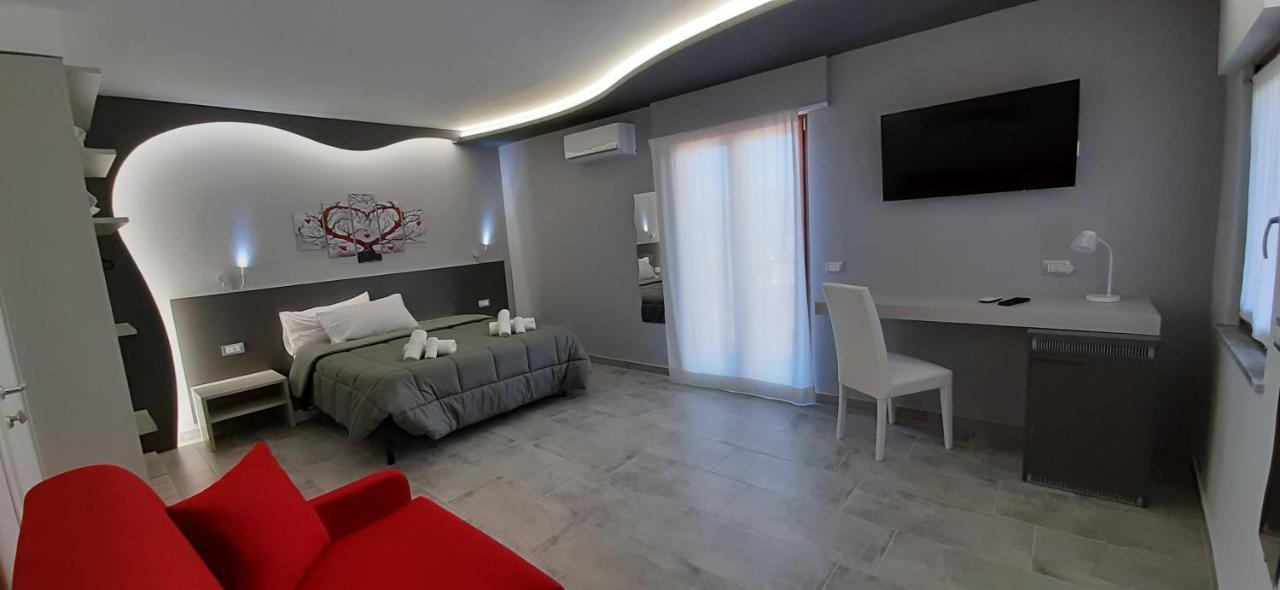 קסטלבונו Donjon Suite Centro Storico מראה חיצוני תמונה